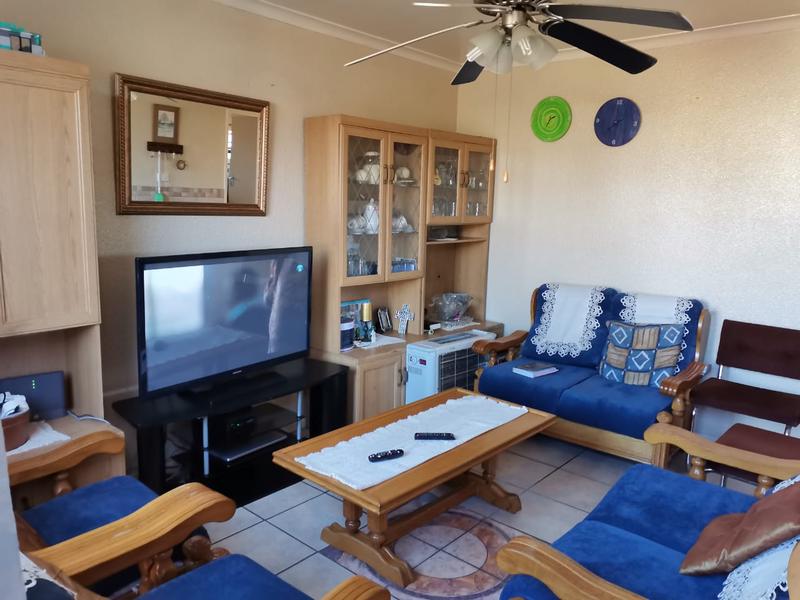 To Let 2 Bedroom Property for Rent in Peerless Park Western Cape